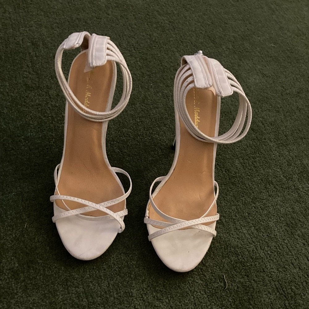 Mark & Maddux, White, Dress Sandals, Size 8 1/2.